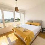 Apartment Charlie